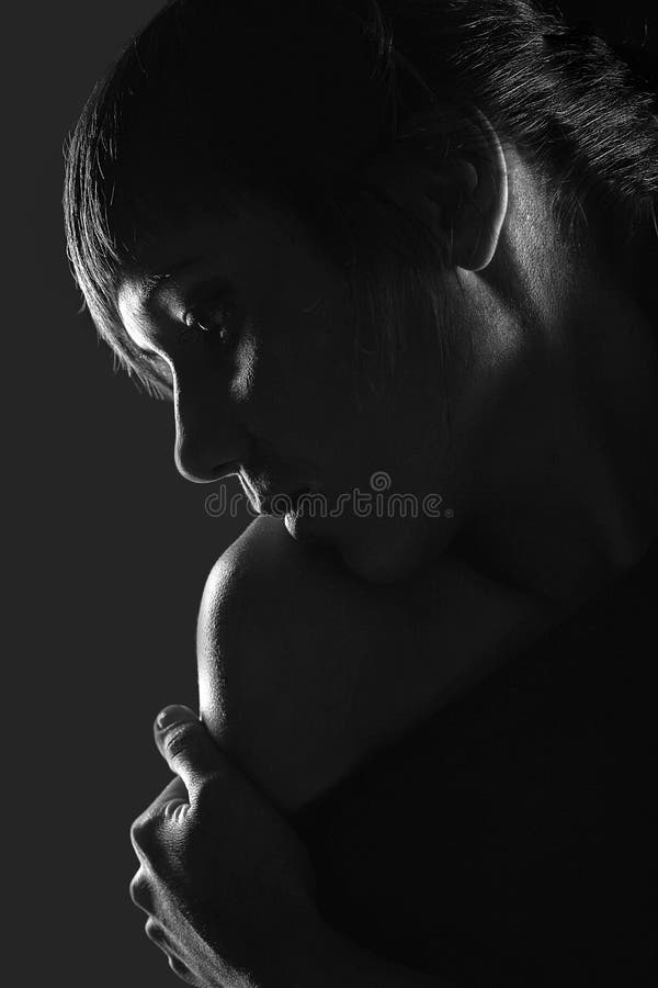 Frau mit Tiefstand stockfotos Frau mit Tiefstand stockfotos