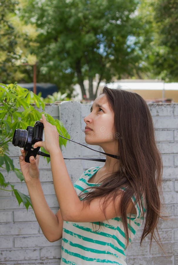 Frauen Die Fotos Auf Natur Machen Stockbild Bild Von Fotos Frauen
