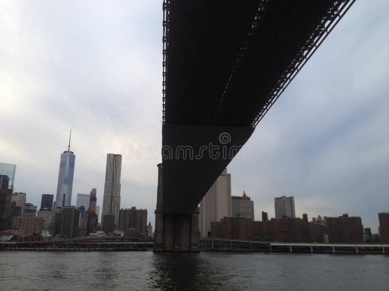 Freedom Tower och Brooklyn bro New York City arkivbilder Freedom Tower och Brooklyn bro New York City arkivbilder