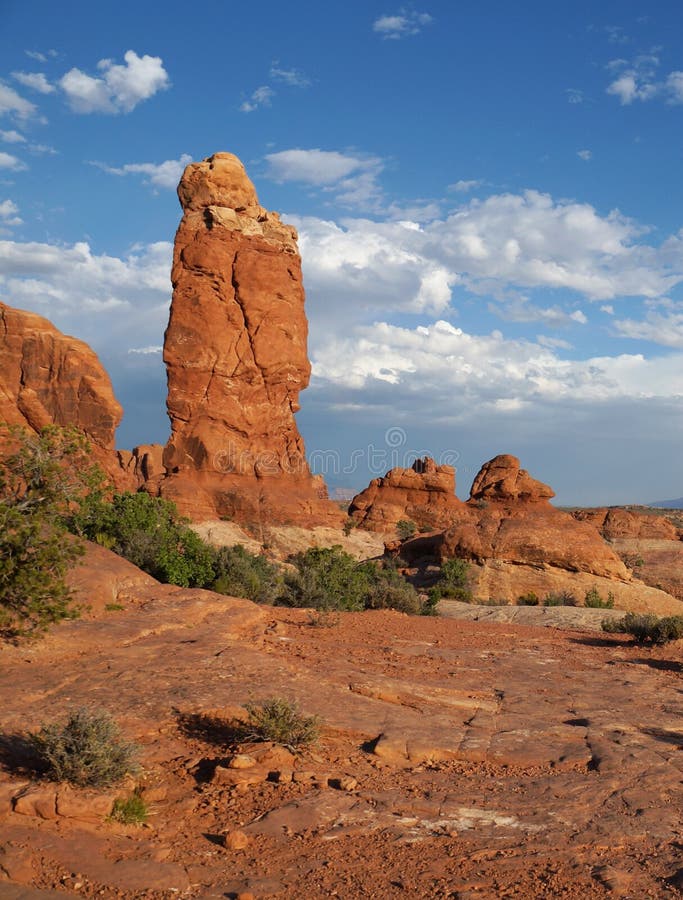 navajo desert sandstone environment dry freestanding pinnacle formation