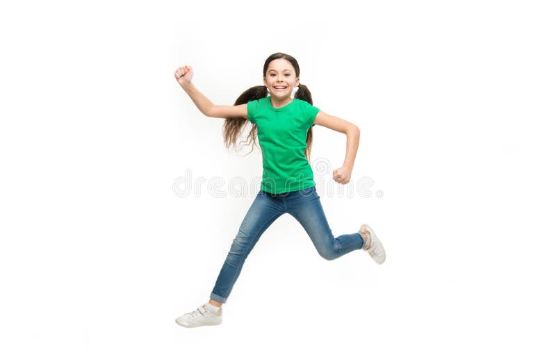Freiheit beim Bewegen Kleines Kind, das zufällige Modeart trägt Wenig fashionista Modernes Mädchenkind Kleine Ballerina stockfoto Freiheit beim Bewegen Kleines Kind, das zufällige Modeart trägt Wenig fashionista Modernes Mädchenkind Kleine Ballerina stockfoto
