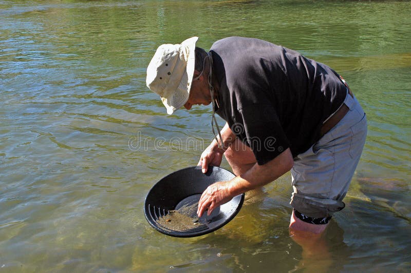 Gold seeker editorial photo. Image of finding, brazilian - 5583336