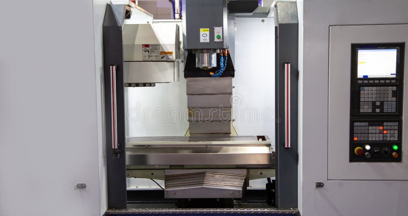 Fresatrice di CNC fotografia stock libera da diritti Fresatrice di CNC fotografia stock libera da diritti