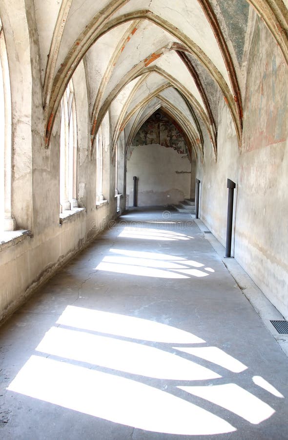 Fresco dominicano del monasterio y del crucifijo, Bolzano