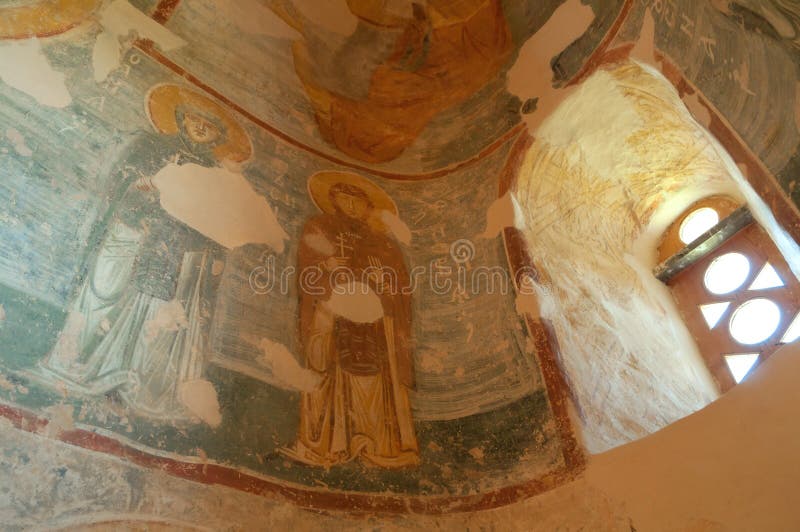 Frescos medievales dentro de la iglesia en Nereditsa - una iglesia ortodoxa del salvador en Veliky Novgorod fotos de archivo Frescos medievales dentro de la iglesia en Nereditsa - una iglesia ortodoxa del salvador en Veliky Novgorod fotos de archivo