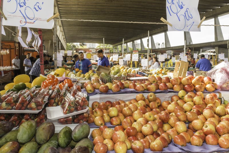 Av. Dr. GastÃ£o Vidigal, 1946, SÃ£o Paulo, SP, Brazil, Jun, 18th 2017 sunday, morning. Fresh fruits and fresh vegetables direct from the farms in Sao Paulo, SP, Brazil