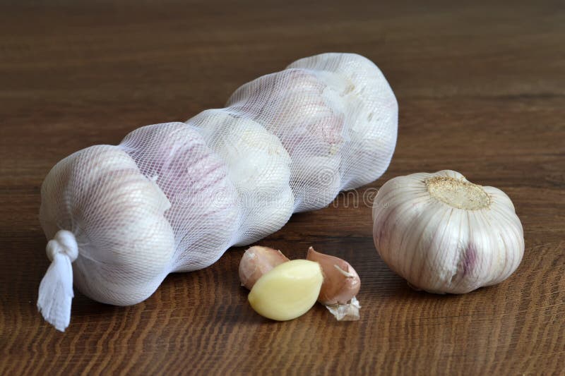 Peeled Garlic — Melissas Produce