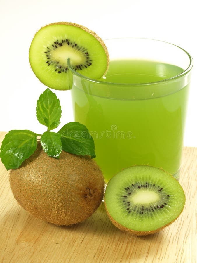 Fresh kiwi juice