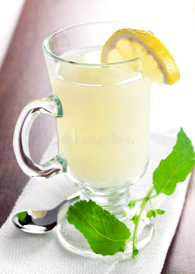 Fresh lemon tea