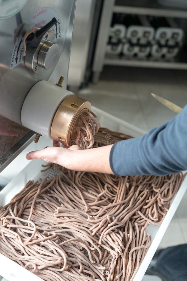Fresh Pasta: Production of Bucatini with Wholemeal Semolina Flour Stock