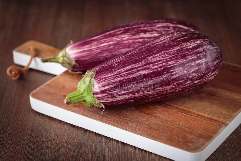 Fresh raw purple eggplants stock image. Image of vegan 76899951
