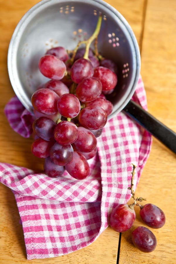 Fresh red grapes stock image. Image of vitamins, fresh 28971325