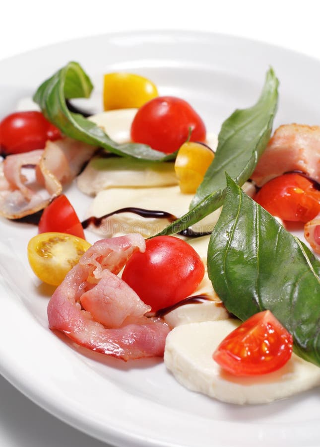 Fresh Salad with Cherry Tomato and Buffalo Cheese