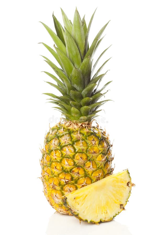 https://thumbs.dreamstime.com/b/fresh-yellow-organic-pineapple-28020032.jpg