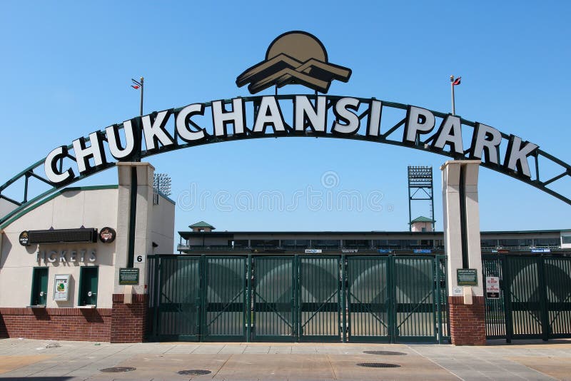FRESNO, VERENIGDE STATEN - APRIL 12, 2014: Het honkbalstadion van het Chukchansipark in Fresno, Californië Het stadion is naar hu