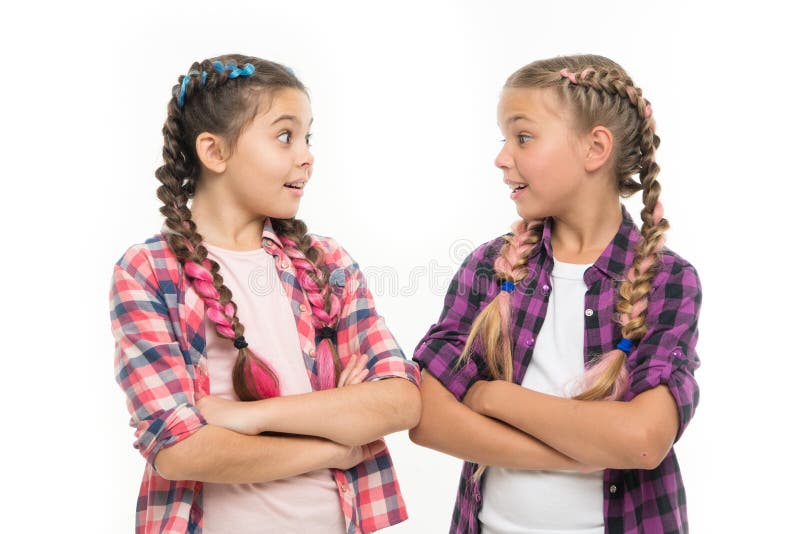 Freundschaftsunterstützungs- und -vertrauen Schwesternschaftsziele Schwestern lokalisierten zusammen weißen Hintergrund Schwester stockbild Freundschaftsunterstützungs- und -vertrauen Schwesternschaftsziele Schwestern lokalisierten zusammen weißen Hintergrund Schwester stockbild