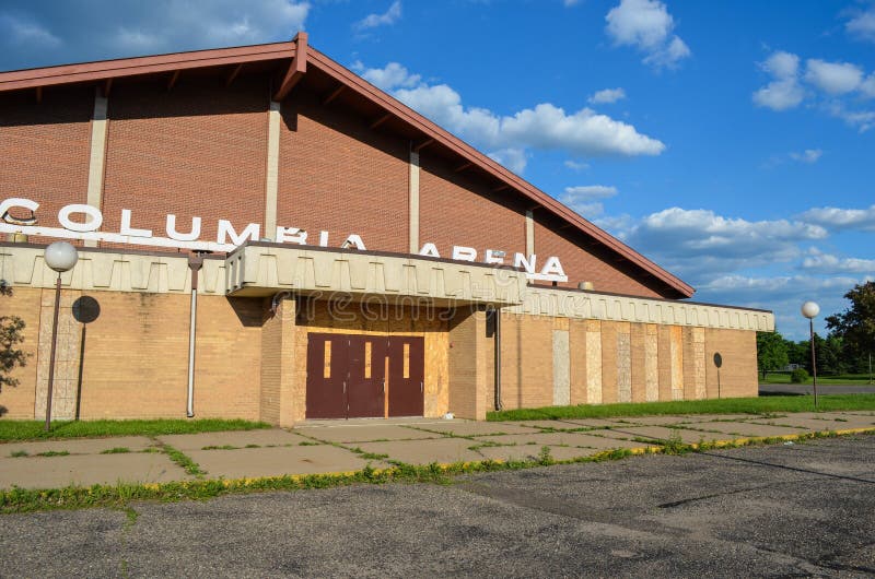 Fridley, Minnesota: Verlassene Kolumbien-Arena, ein Alteis Hockey und Eisbahn, waren der filmende Standort von stockfoto Fridley, Minnesota: Verlassene Kolumbien-Arena, ein Alteis Hockey und Eisbahn, waren der filmende Standort von stockfoto