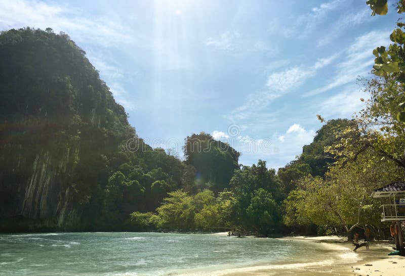 Fridsamt strandlandskap i det Krabi Thailand begreppet arkivbilder Fridsamt strandlandskap i det Krabi Thailand begreppet arkivbilder