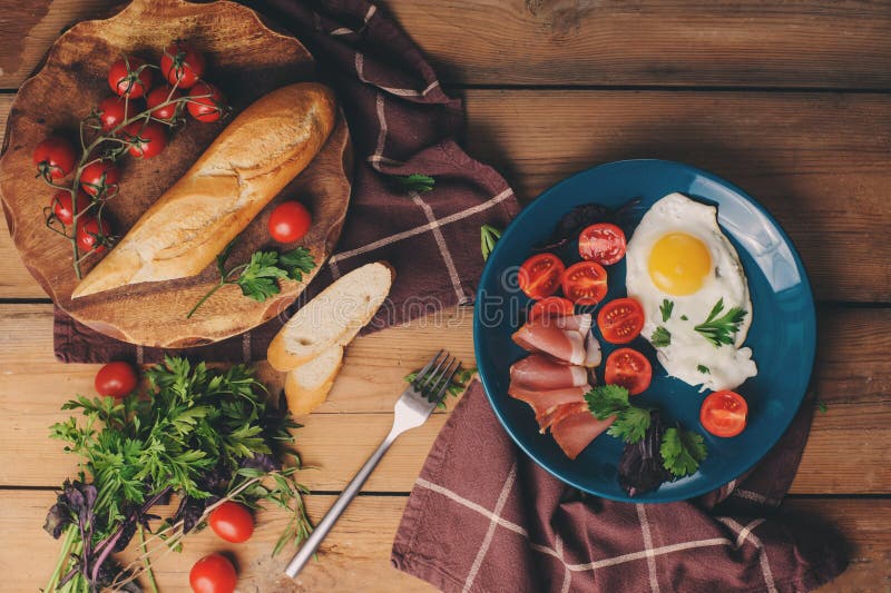 Fried Eggs with Tomato, Basil and Prosciutto, Table Set for Cozy