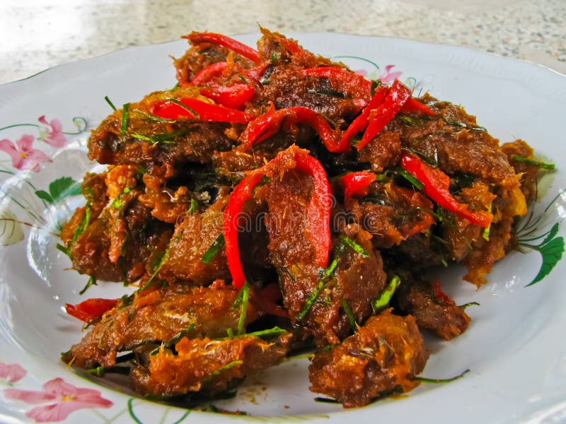 Fried fish with curry paste