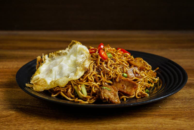 Fried Instant Noodle with fried egg.