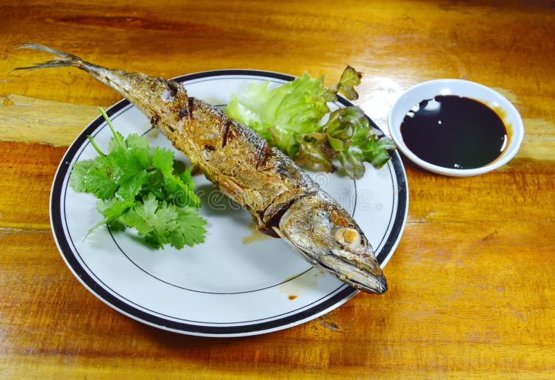 Fried Pacific Mackerel and Vegetable with Sweet Black Soy Sauce Stock