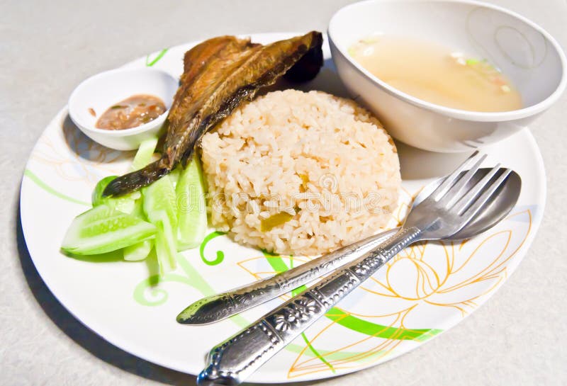 Fried rice with fried fish stock image. Image of lunch - 21252465