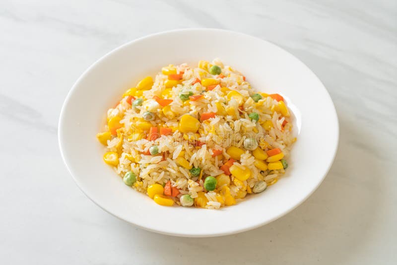 Fried Rice with Mixed Vegetable Carrot, Green Bean Peas, Corn and Egg ...