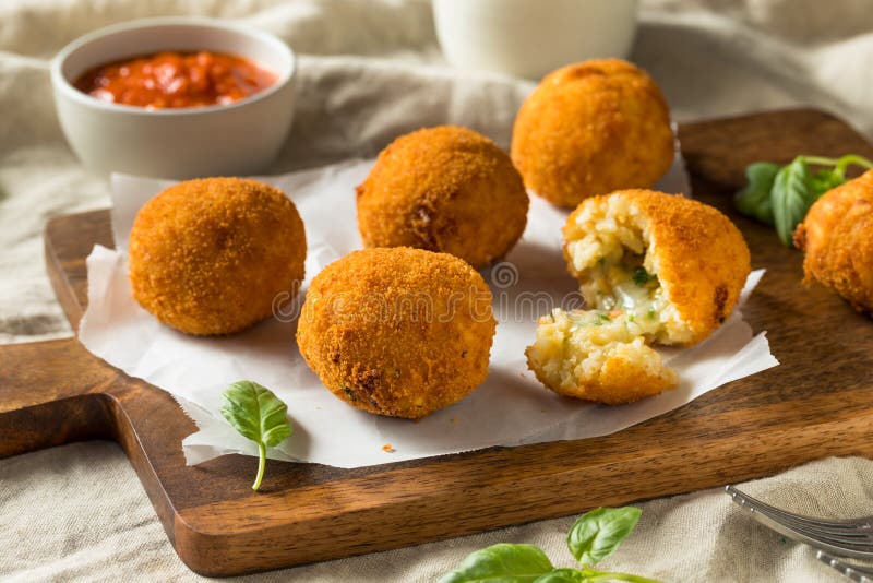 Fried Risotto Arancini profundo caseiro fotos de stock