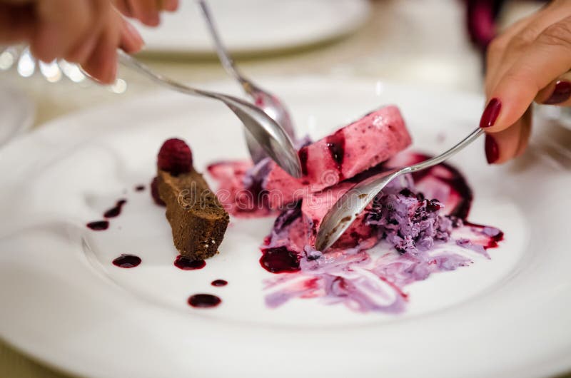 Friends sharing berries parfait