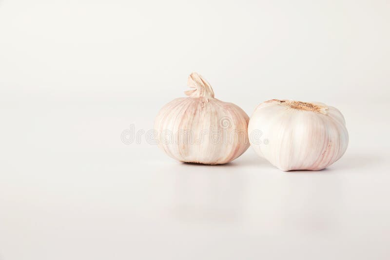 Frische Knoblauchzehen sind Kraut für gesunde Lebensmittel lizenzfreies stockfoto