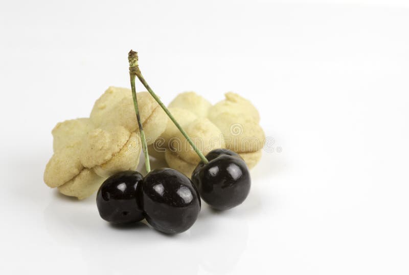 Frische köstliche dunkelrote Kirschfrüchte stockbild Frische köstliche dunkelrote Kirschfrüchte stockbild