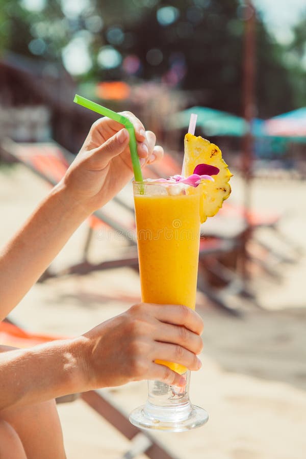 Frischer Fruchtcocktail stockbild Frischer Fruchtcocktail stockbild