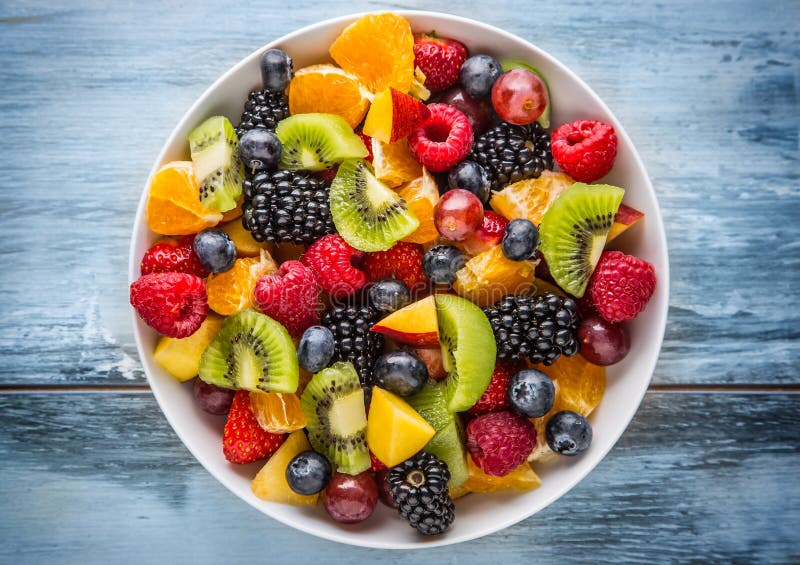 Frischer Gemischter Tropischer Obstsalat Der Frucht Schüssel Des ...