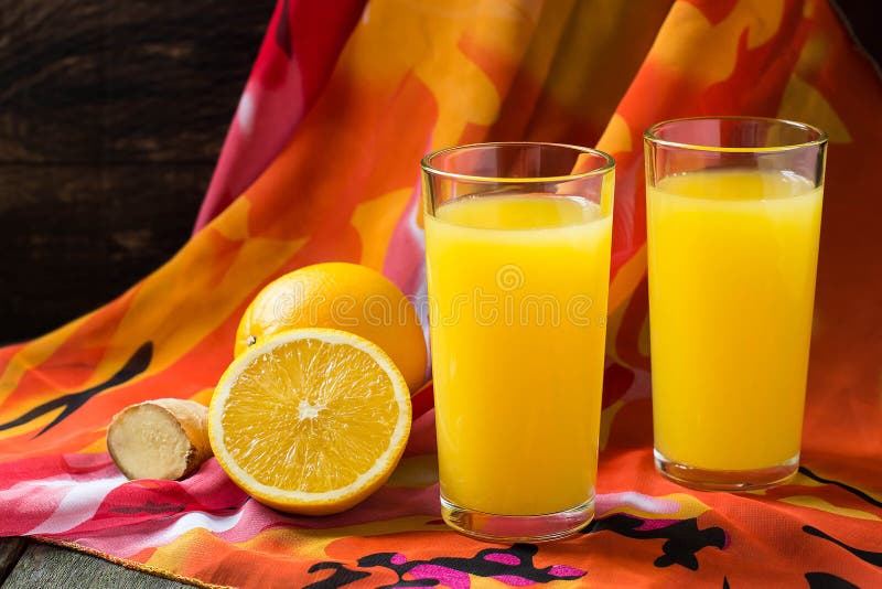 Frischer Orangensaft Mit Ingwer Stockfoto - Bild von säuren, exotisch ...