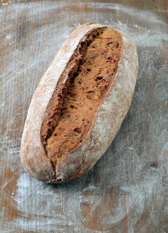 Frisches Selbst Gemachtes Brot Stockbild - Bild von mittagessen ...