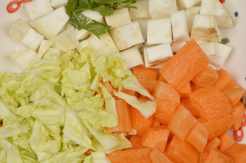Frischgehacktes Gemüse für Suppe lizenzfreie stockfotografie
