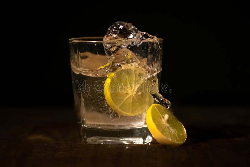 Frischlachs aus Glas lizenzfreie stockfotos