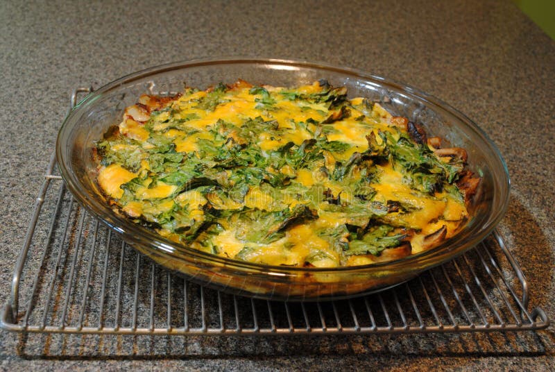 Frittata da couve foto de stock royalty free Frittata da couve foto de stock royalty free