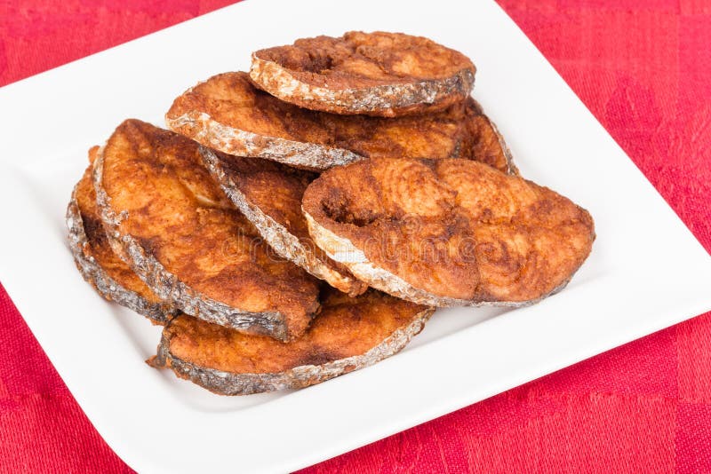 Frittura dei raccordi degli sgombri immagine stock libera da diritti Frittura dei raccordi degli sgombri immagine stock libera da diritti