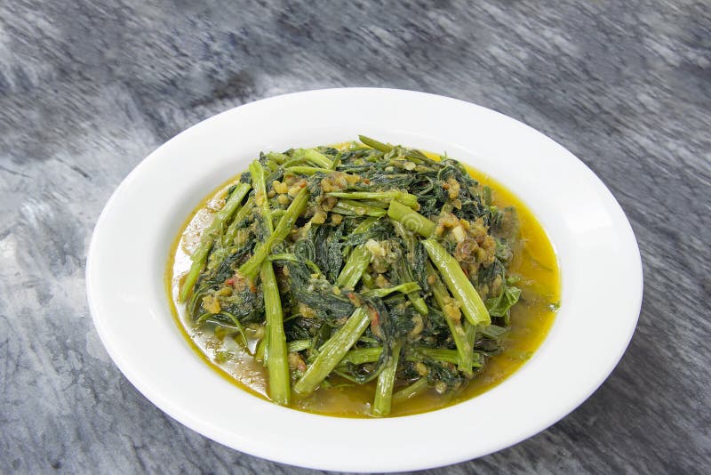 Friture épicée de Stir de légumes de Kangkong images stock Friture épicée de Stir de légumes de Kangkong images stock