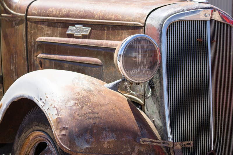 Front end of classic car editorial stock image. Image of arizona - 76917984