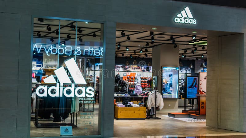 river mall adidas