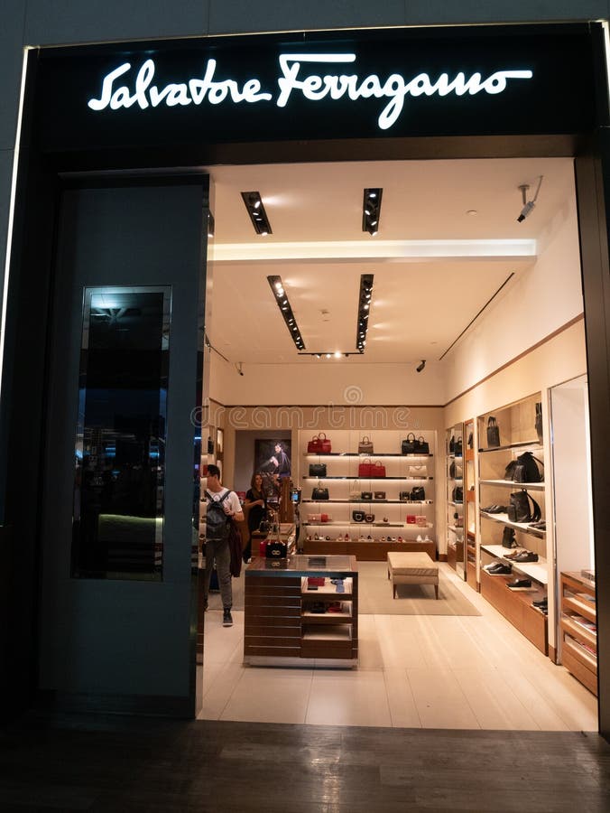 istanbul burberry outlet