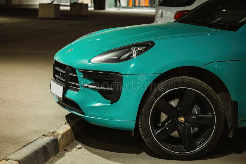 Porsche macan gts hi-res stock photography and images - Alamy