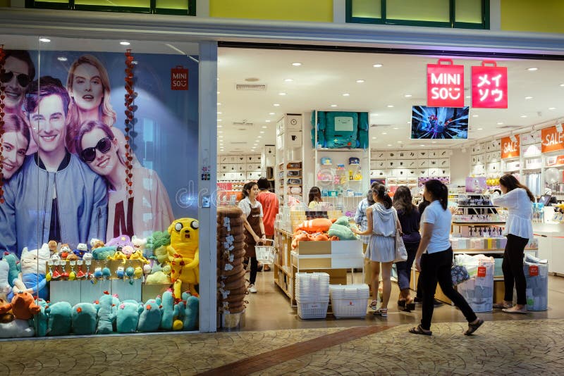 construi Profesor de școală Al treilea Miniso Logo in Front of Their Shop for Bucharest. Miniso, or Mini so is a Chinese Chain of Asian Theme Low Cost Variety Stores Editorial Photo - Image of commerce, asian: 190392906 construi Profesor de școală Al treilea Miniso Logo in Front of Their Shop for Bucharest. Miniso, or Mini so is a Chinese Chain of Asian Theme Low Cost Variety Stores Editorial Photo - Image of commerce, asian: 190392906