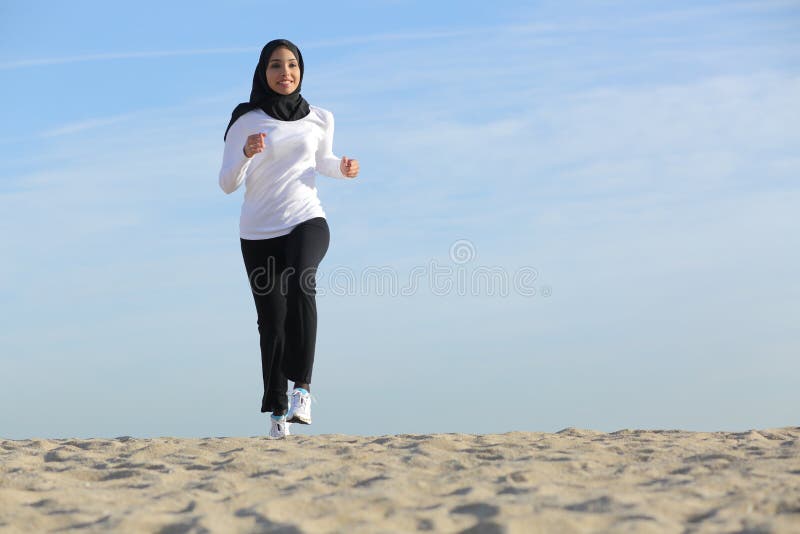 221,625 Running Woman Stock Photos - Free & Royalty-Free Stock Photos from  Dreamstime