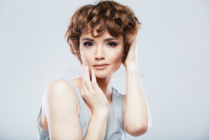 Fronte della donna con stile di capelli fotografie stock Fronte della donna con stile di capelli fotografie stock