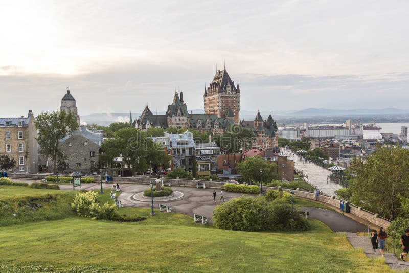 Frontenac slott i gamla Quebec City hotell och arkitekturbegrepp royaltyfria bilder Frontenac slott i gamla Quebec City hotell och arkitekturbegrepp royaltyfria bilder