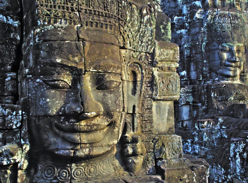 Fronti al wat di angkor. immagini stock libere da diritti Fronti al wat di angkor. immagini stock libere da diritti